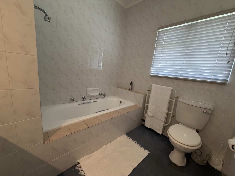 To Let 3 Bedroom Property for Rent in Welcome Glen Western Cape